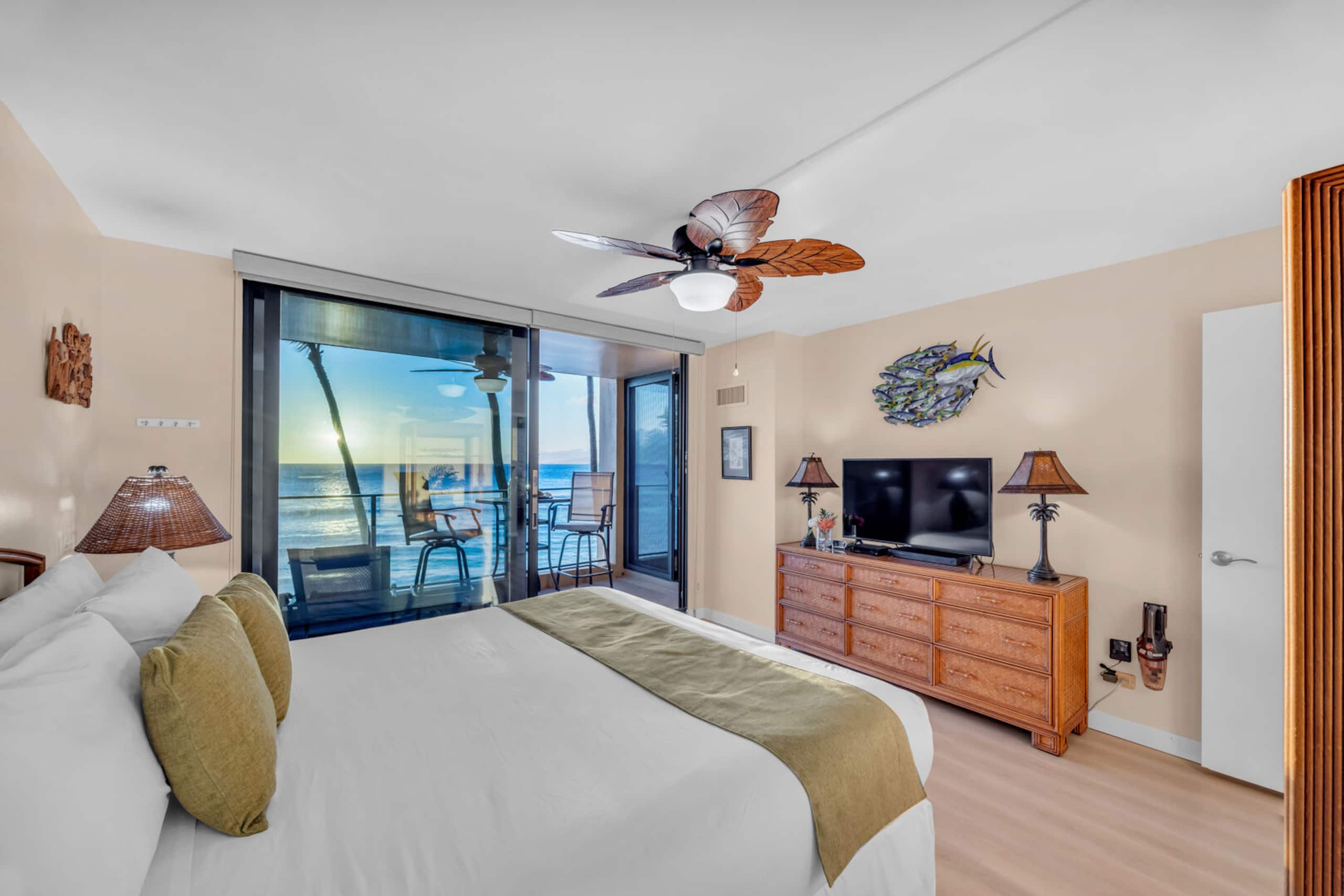 Condo in Lahaina · ★5.0 · 1 bedroom · 2 beds · 2 baths - Image 18