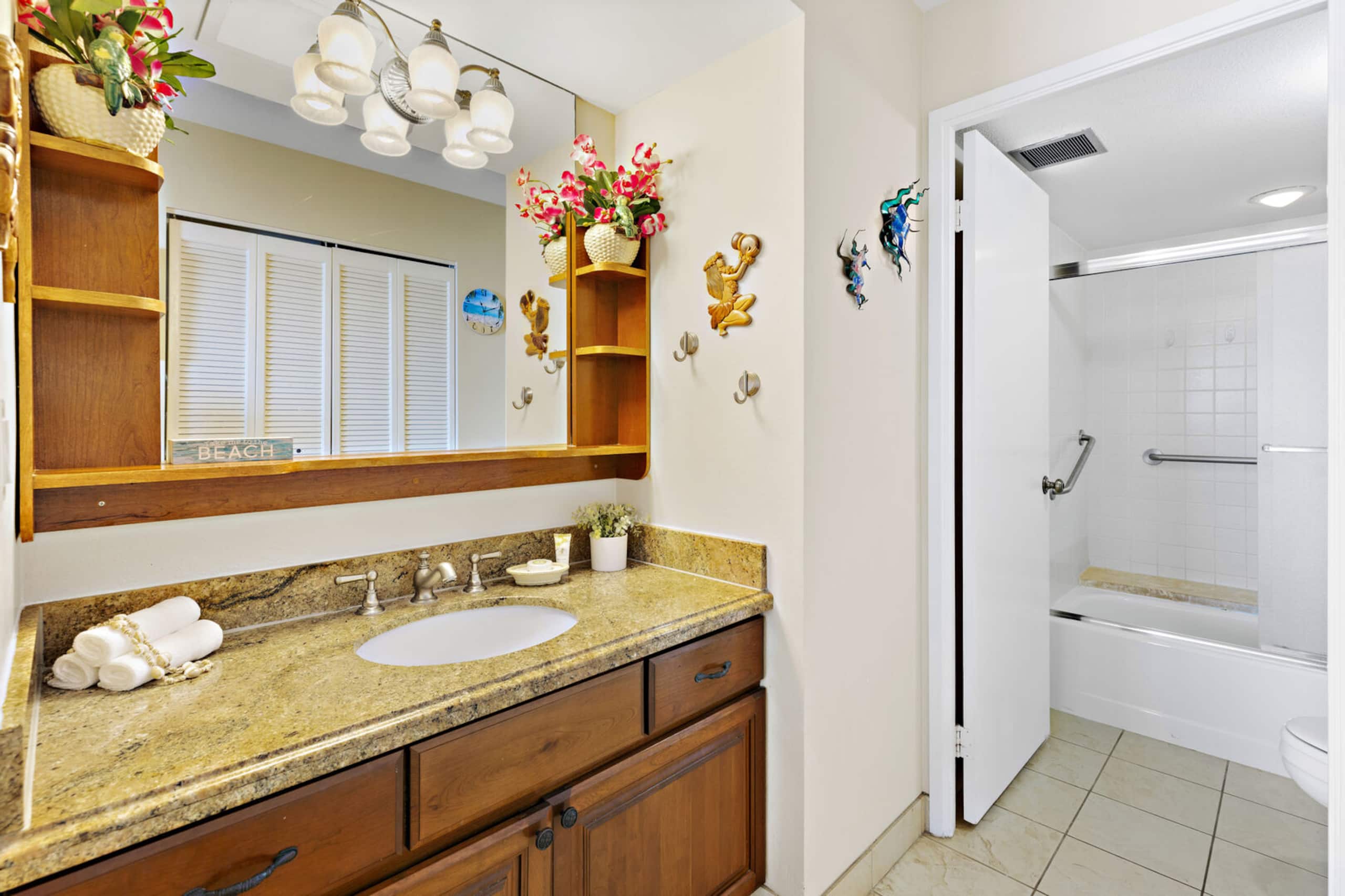Condo in Lahaina · ★5.0 · 1 bedroom · 2 beds · 2 baths - Image 20