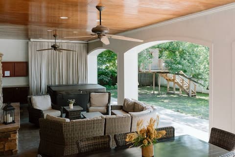 Urban Oasis with Pool & Hot Tub + Fast WiFi