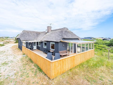bright seaside retreat in haurvig-by traum