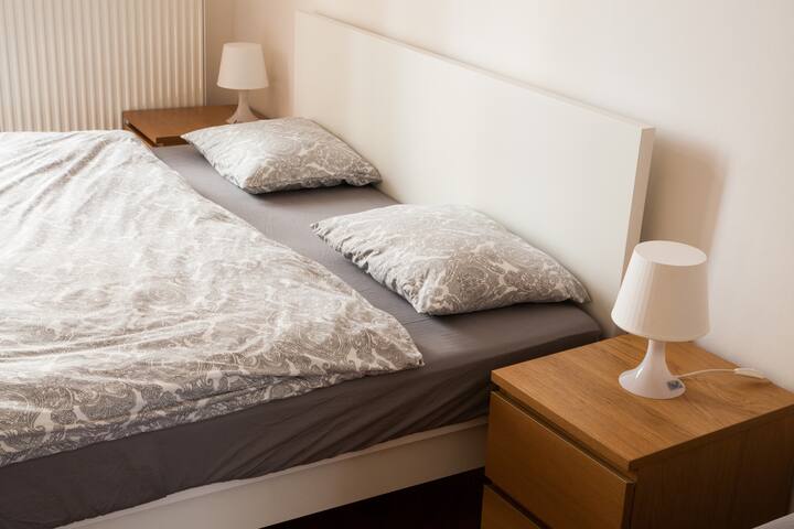 2 Bed Flat – Sleeps 9 – Pets – Smoking on terrace gallery image 3