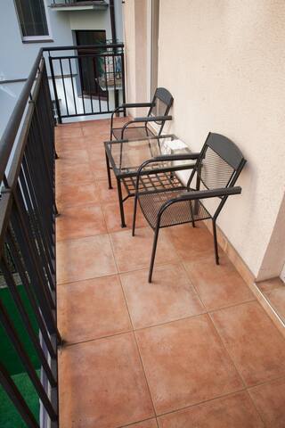 2 Bed Flat – Sleeps 9 – Pets – Smoking on terrace gallery image 5