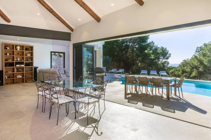 escapada – modern design house in tamariu – costa gallery image 3