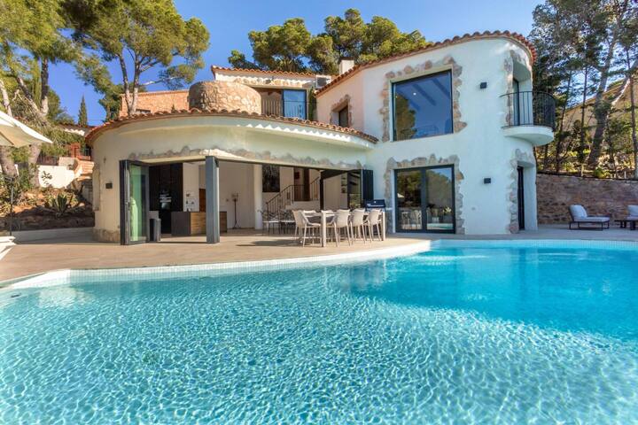 escapada – modern design house in tamariu – costa