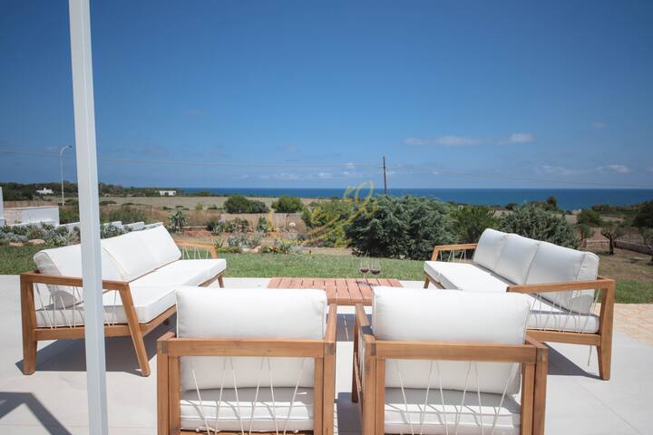 TD Villa Maestrale Luxury Pool & Sea View gallery image 4