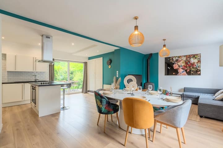 Renovated 3-bedroom house with terrace and garden.