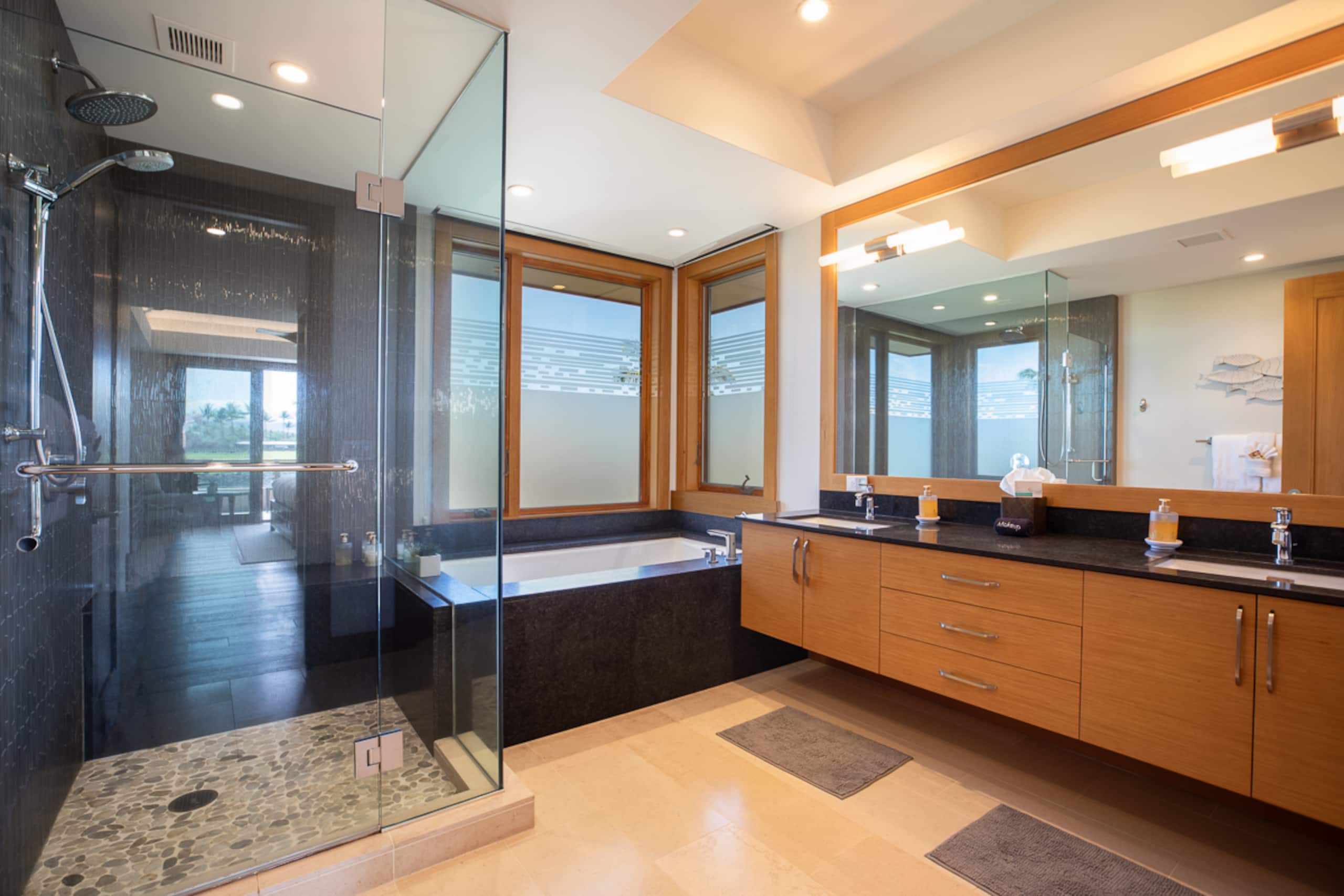 Home in Waimea · ★4.86 · 4 bedrooms · 5 beds · 4.5 baths - Image 21