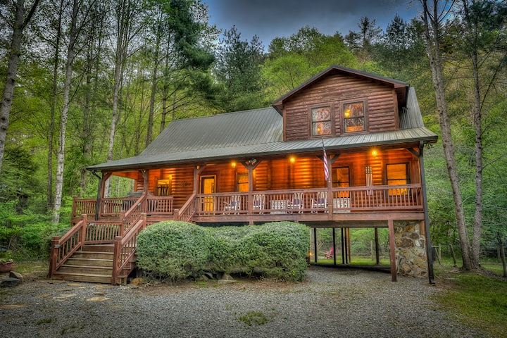 Creekfront, Fire Pit, Hot Tub And Pets Welome - He - Mineral Bluff, GA