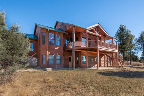 Blue Lake Lodge | Pet Friendly, Views, Hot Tub