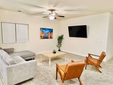 New House Furniture 5TV/Sleeps13