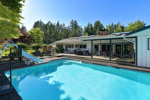 4 Bedroom Country Family Fun Estate with Pool
