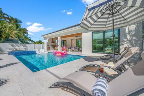 Luxe King EnSuites ·Heated Saltwater Pool/Spa