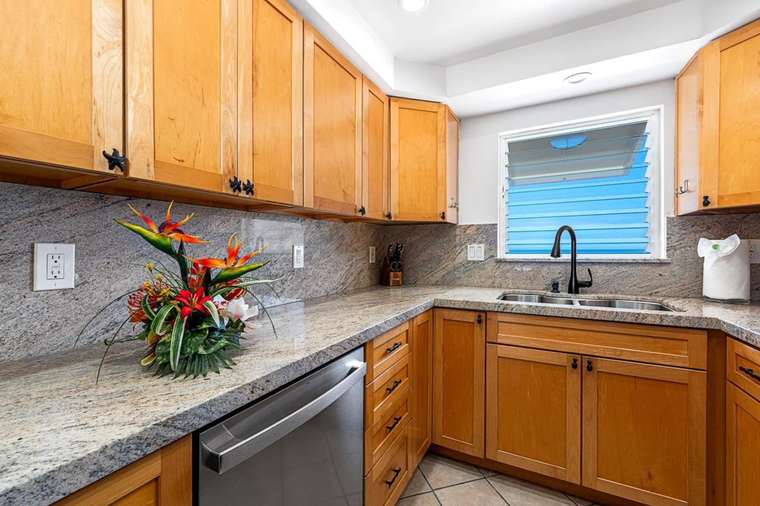 Condo in Kailua-Kona · ★4.75 · 2 bedrooms · 3 beds · 2 private baths - Image 7
