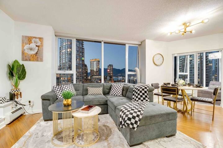 Walk to Attractions – Magic City night view 3-BR