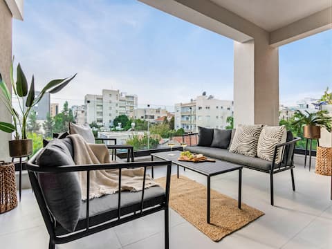 Sanders Premier - Cozy 2 bdr apt with balcony