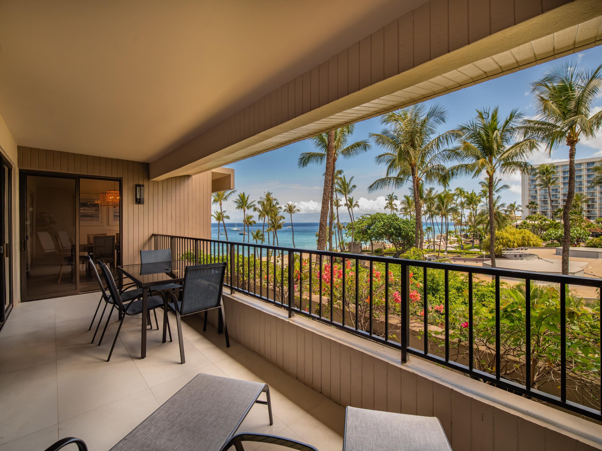 Condo in Lahaina · ★5.0 · 3 bedrooms · 4 beds · 2 baths - Image 2