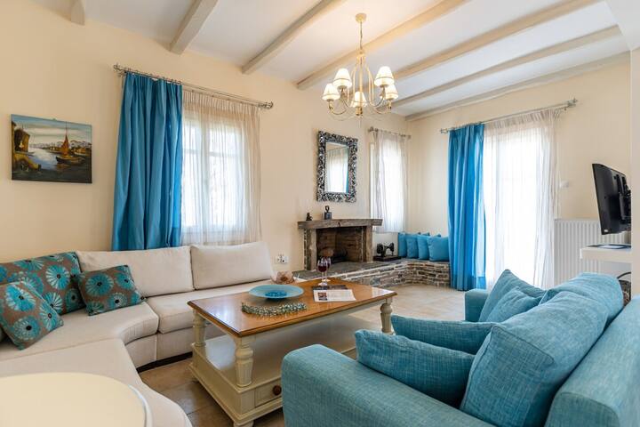 Villa Alba Spacious home by the sea gallery image 3