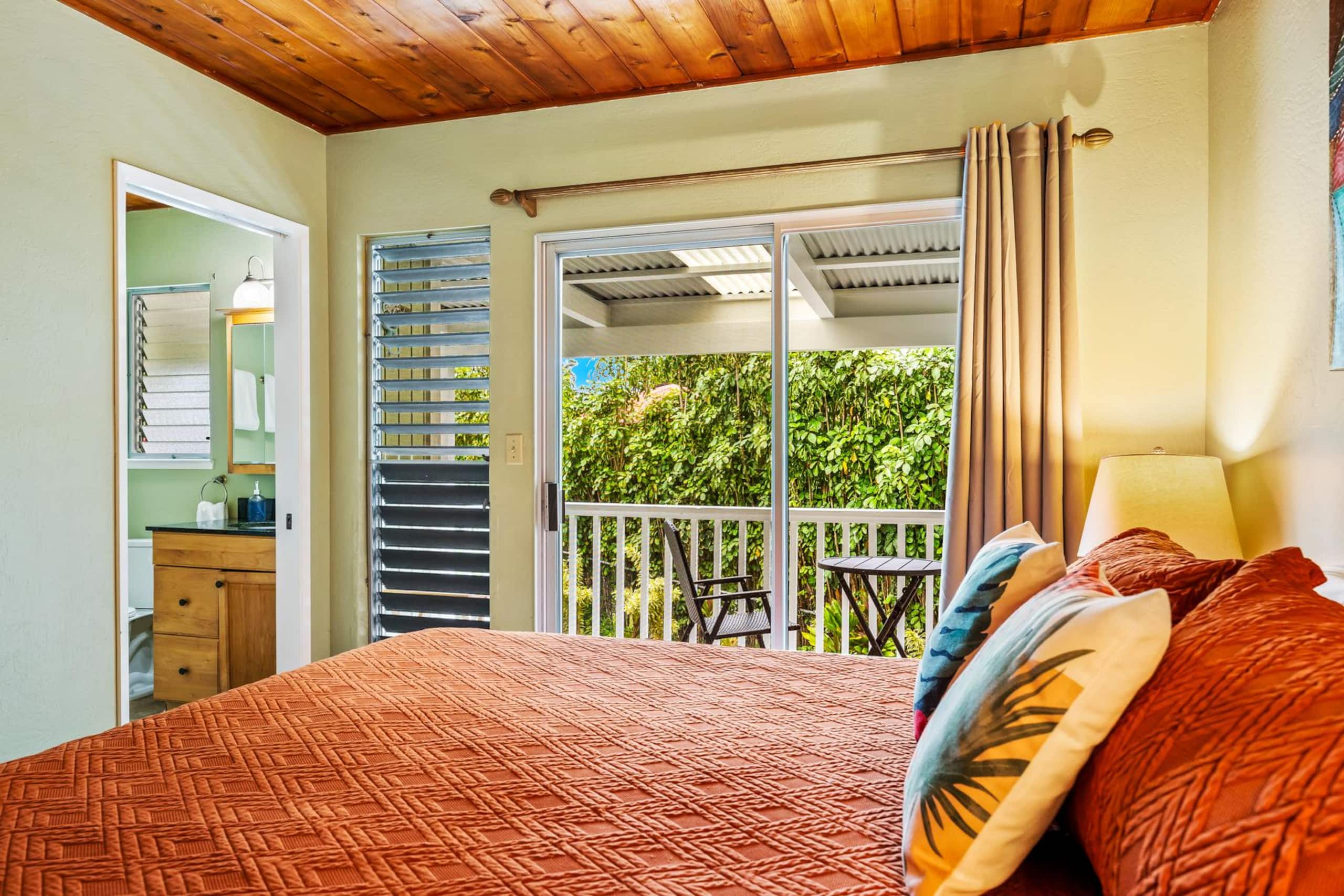 Home in Hanalei · ★4.84 · 2 bedrooms · 2 beds · 1.5 baths - Photo 11