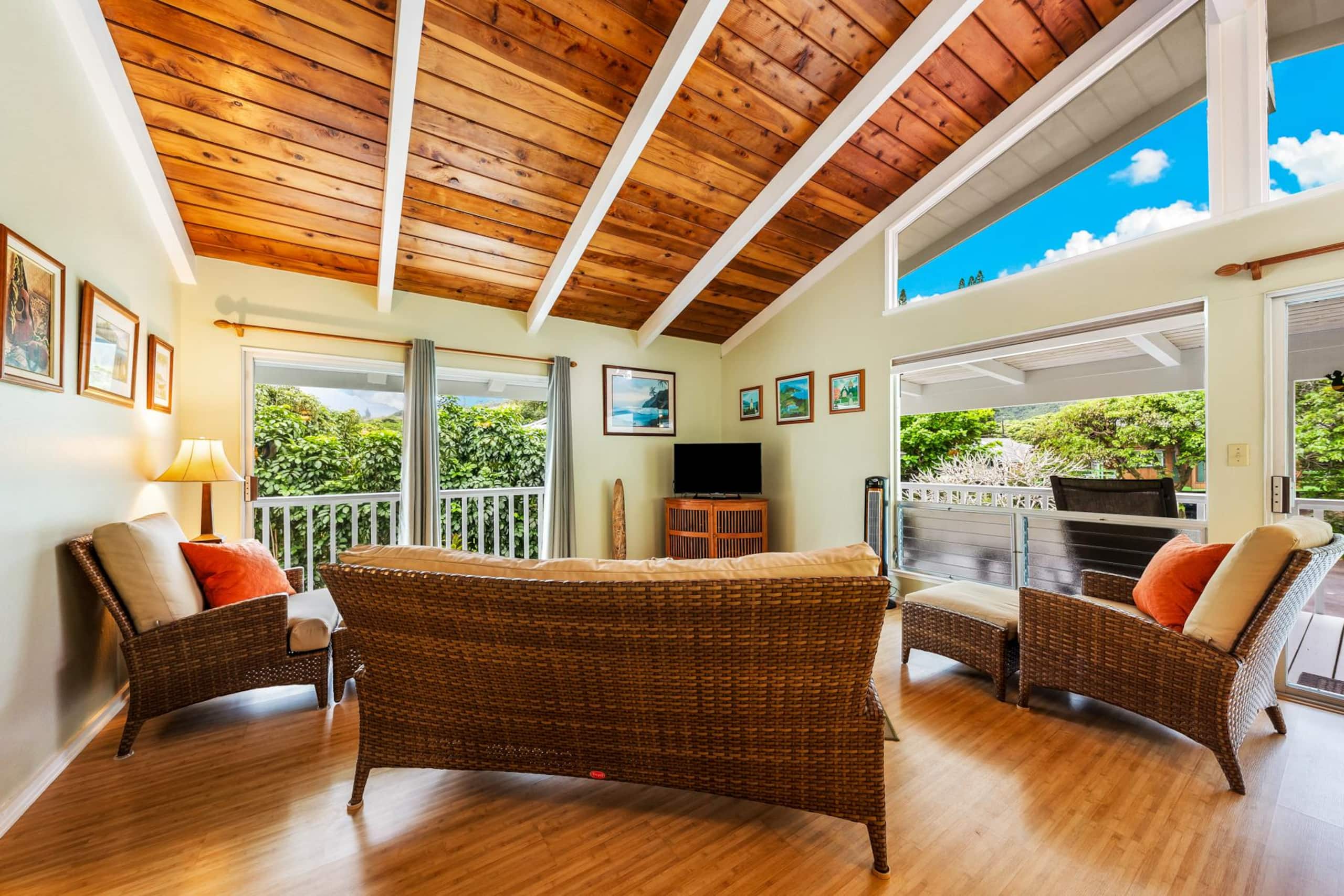 Home in Hanalei · ★4.84 · 2 bedrooms · 2 beds · 1.5 baths - Photo 4