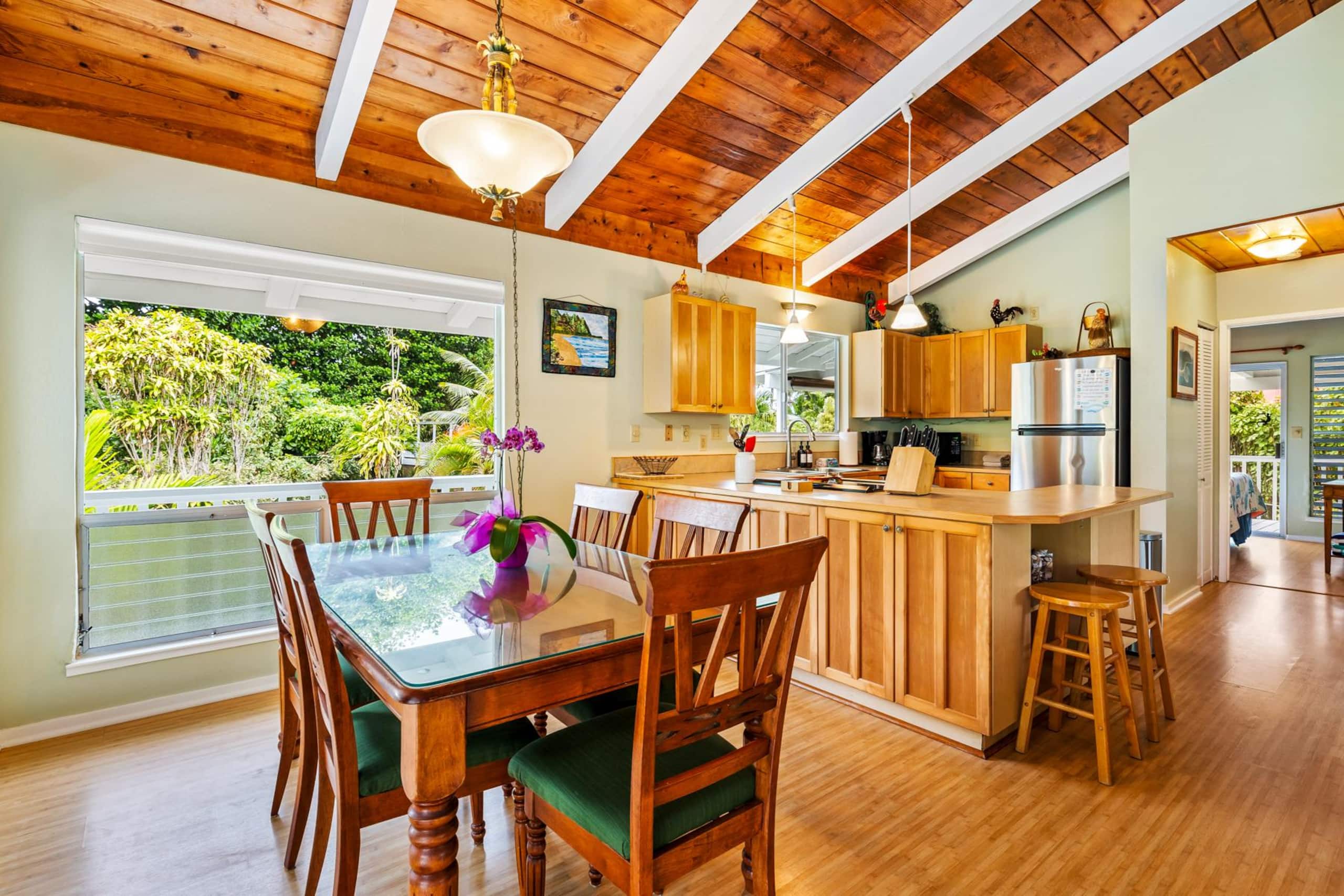 Home in Hanalei · ★4.84 · 2 bedrooms · 2 beds · 1.5 baths - Photo 9
