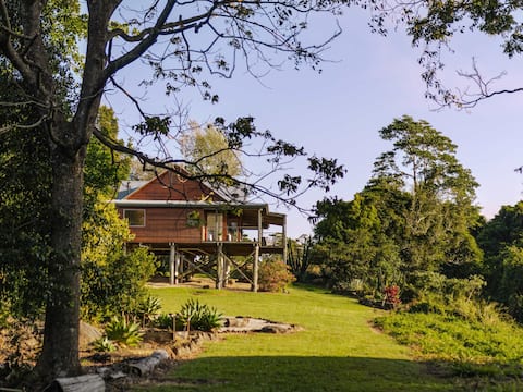 The Wolvi House - Scenic Mountain Retreat