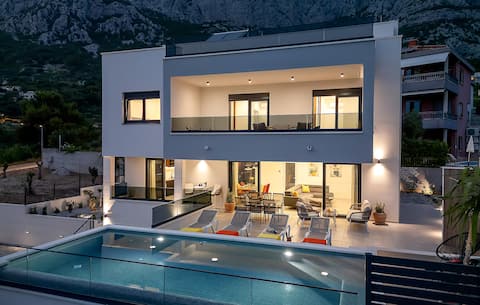 Awesome home in Veliko Brdo with WiFi