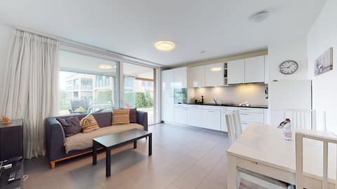 Modern flat with beautiful outdoor space