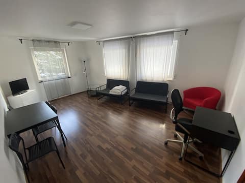 Top performing Airbnb: TWO and HALF Room Apartment in City Center in Hafen