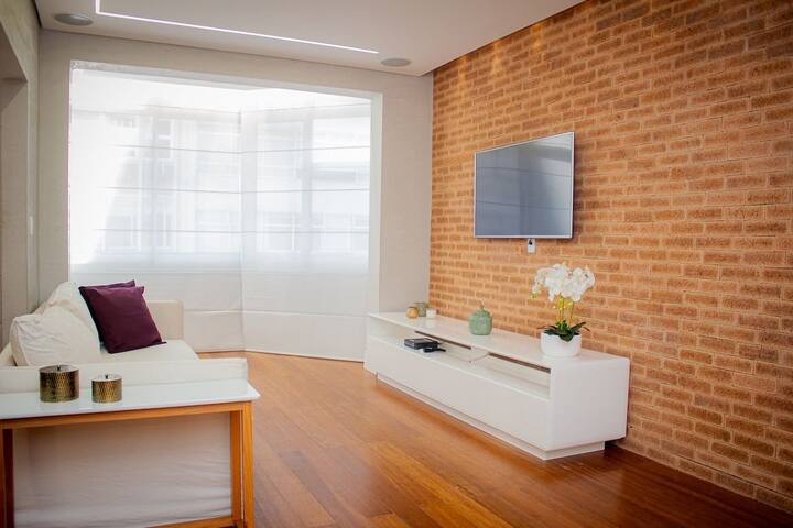 Excelente Apto na Praia do Leme