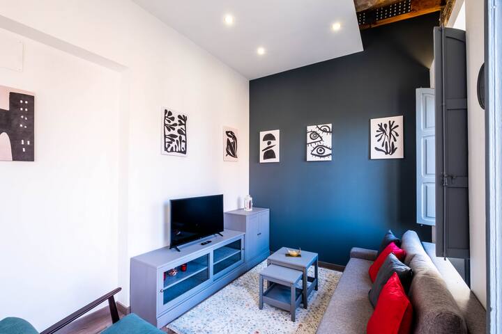 Spacious Penthouse with Massive Terrace gallery image 5