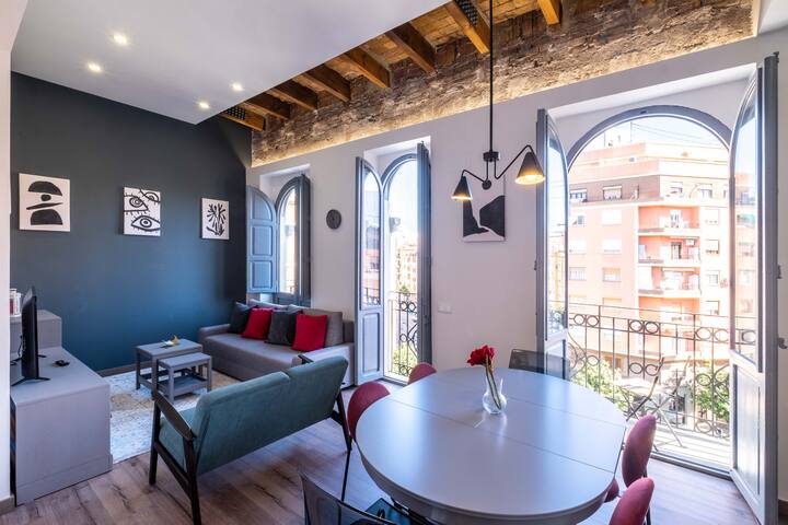 Spacious Penthouse with Massive Terrace gallery image 2