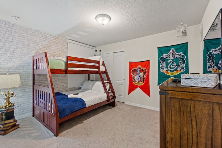 Спалня „Хогуортс“ - с 2 отделни легла