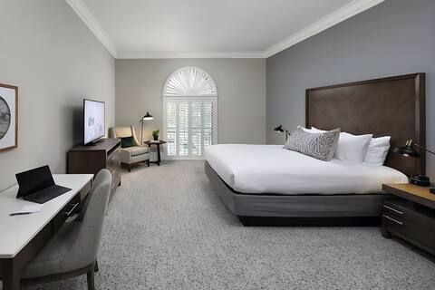 Convenient Stay! Four Modern Units, Pet-friendly!