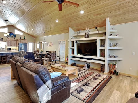 Heavenly Pines | Private Hot Tub, Gas Fireplace