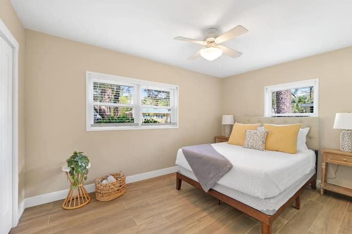 Დედოფლის ზომის აპარტამენტი