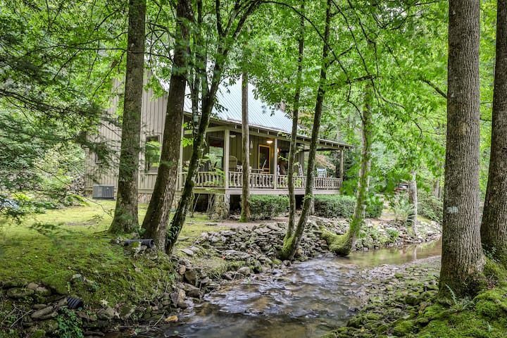 Mountain Oasis Cabin Rentals managed Airbnb listing 1