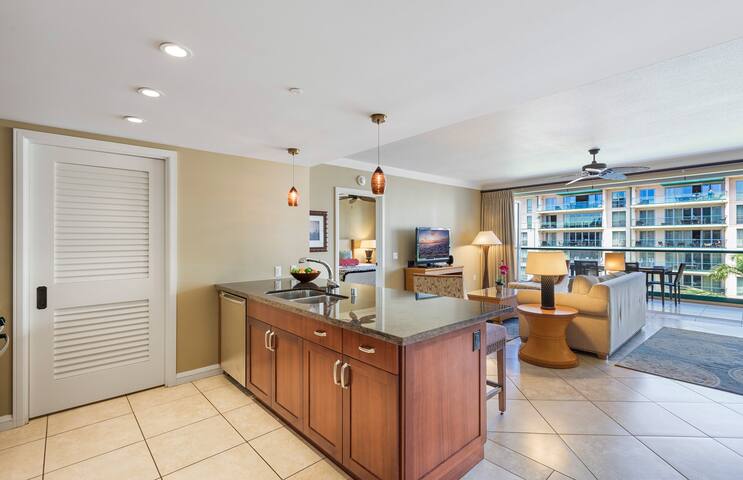 Maui Resort Rentals: Honua Kai Hokulani 510/11/12 gallery image 3