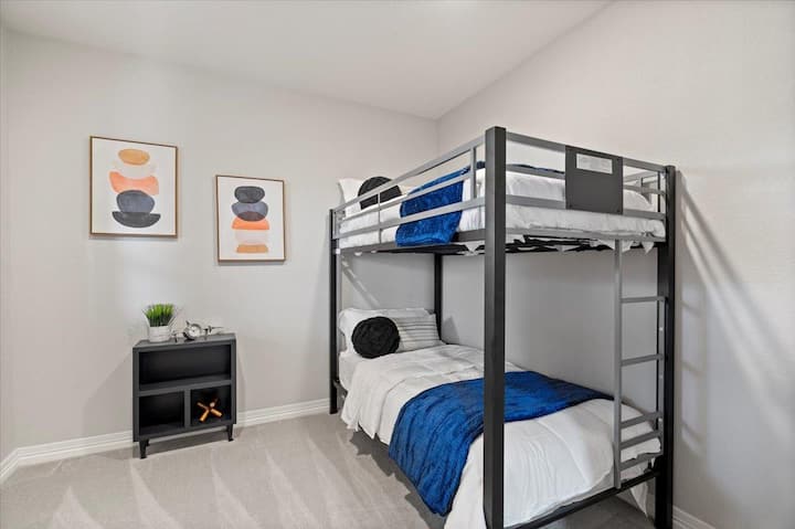 Main Bedroom - King Bed (Main Level) /
2nd Bedroom - Queen Bed (Main Level) /
3rd Bedroom- Queen Bed (Upper Level) /
4th Bedroom - Two (2) Full Beds (Upper Level) /
5th Bedroom - King Bed (Upper Level) /
Basement - King Bed and Bunk Beds (Lower Level