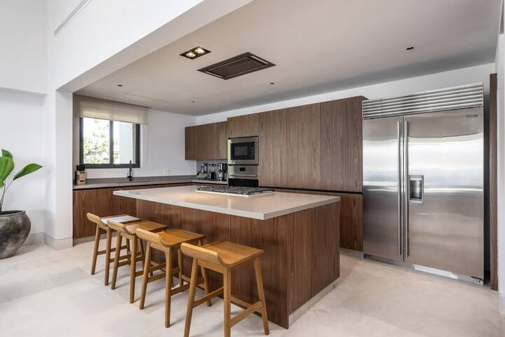 Outdoor Villa w/ Grill, Bar & Bay Views