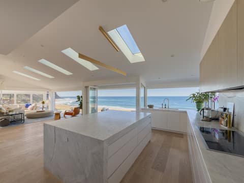 Loulou Beach House – 4 BR excl. Studio