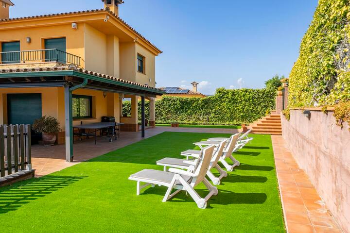 Villa Margot Lux, ideal for families, swimming poo gallery image 4