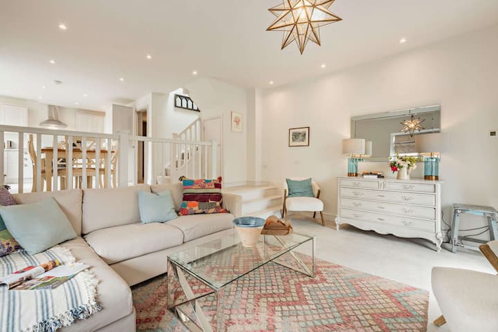 Ideally Located Dog Friendly Cottage - Upper Barn - Cotswolds