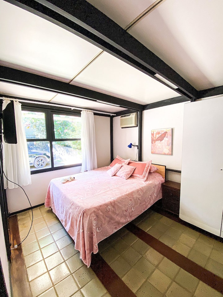 ห้องนอน
เครื่องปรับอากาศไม่ทำงาน