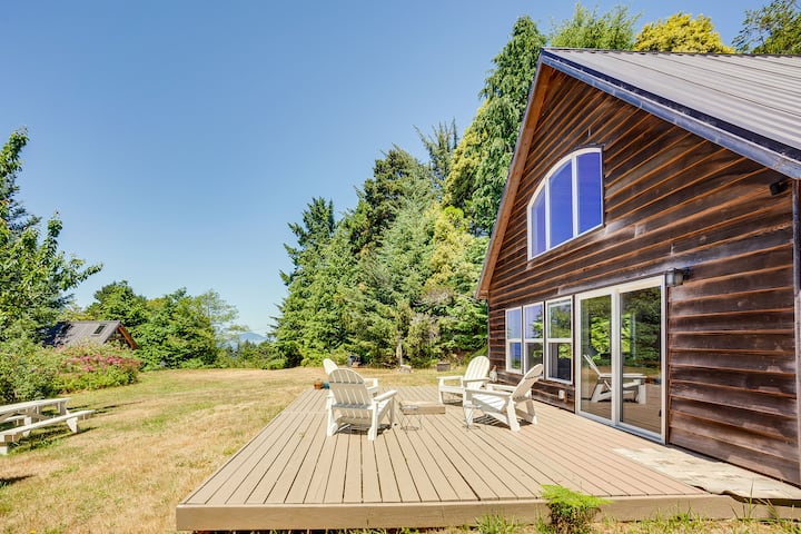 Gold Beach Vacation Rental: Close To Beaches! - Sisters Rock State Park, Port Orford