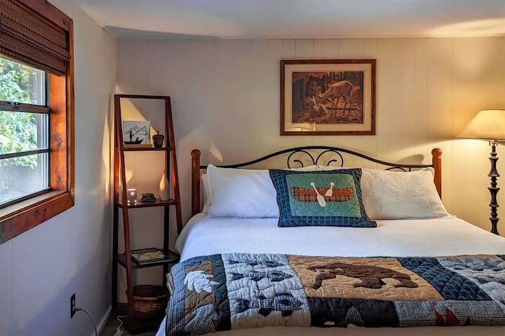 Bedroom 1 offers you a cozy king bed and ensuite bathroom