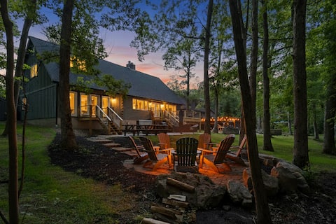 Dock Slip | Hot Tub + Fire Pit | Dog Friendly