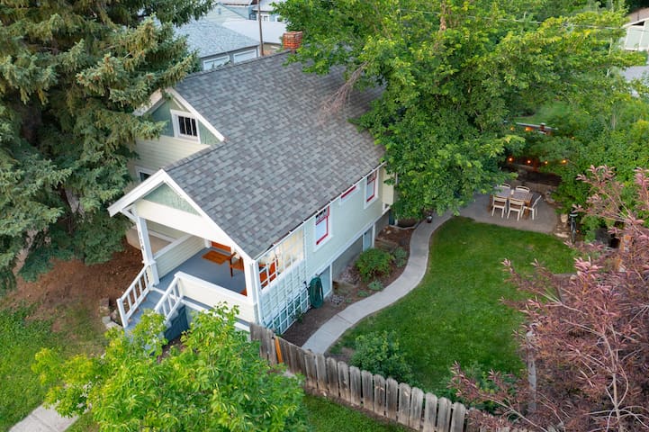 Downtown Garden Getaway-Cozy home near downtown Bo gallery image 5
