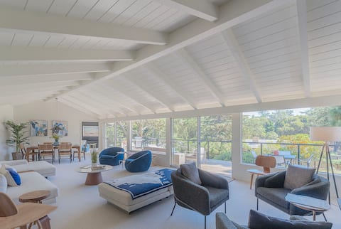 3900 Palm House on Cabrillo - In Golfer's Paradise