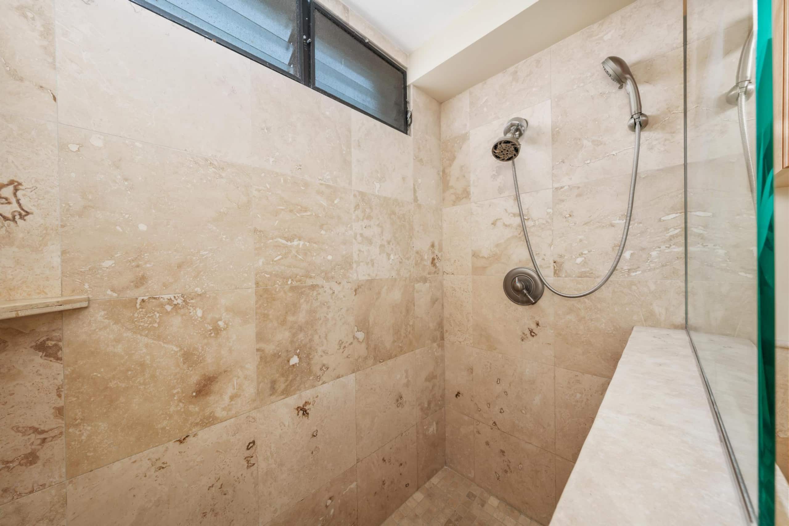 Condo in Kailua-Kona · ★4.71 · 2 bedrooms · 2 beds · 2 shared baths - Image 16