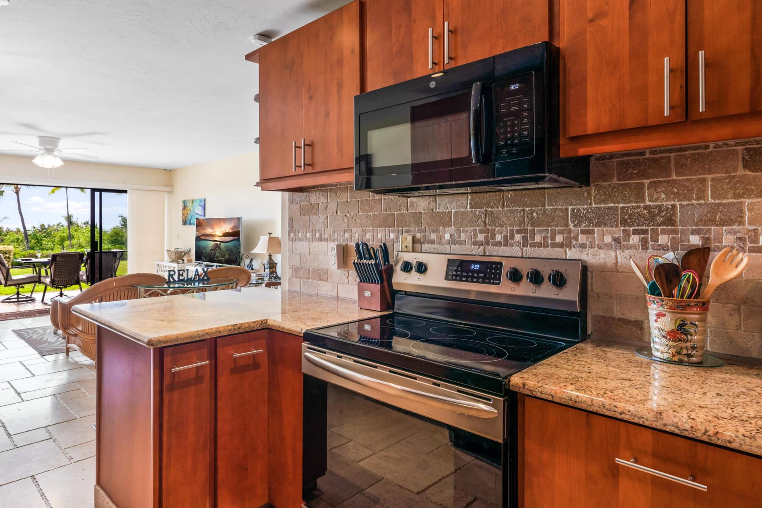 Condo in Kailua-Kona · ★4.71 · 2 bedrooms · 2 beds · 2 shared baths - Image 28